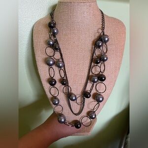 Elegant Black Pearl and Silver Necklace